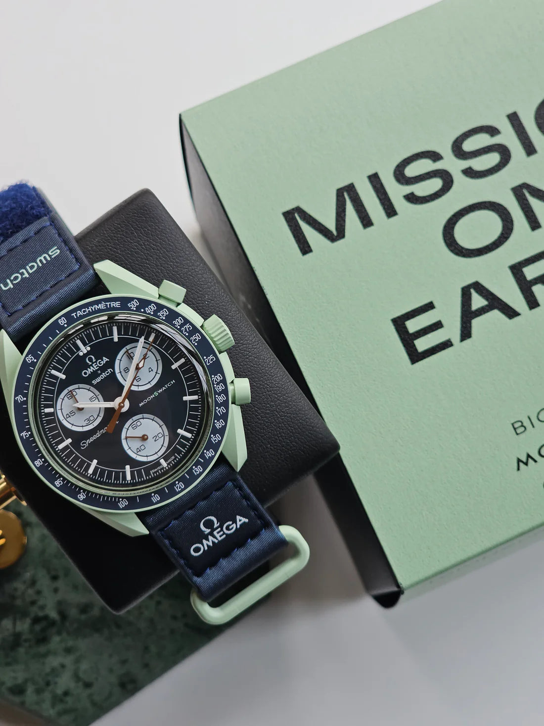 MoonSwatch | Mission on Earth